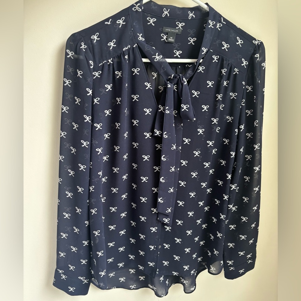 Ann Taylor Tie Neck Long-sleeve Blouse Medium